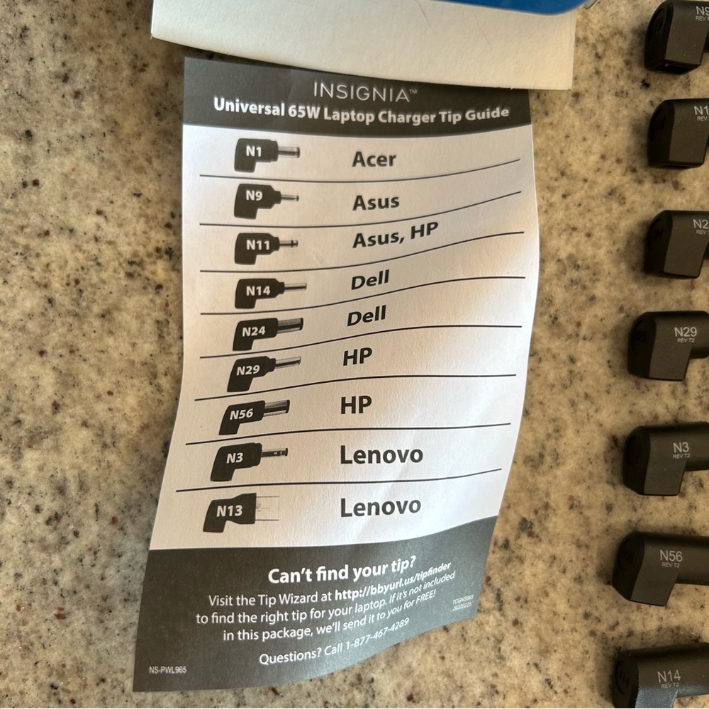 Insignia Universal Laptop Charger - Picture 2 of 6